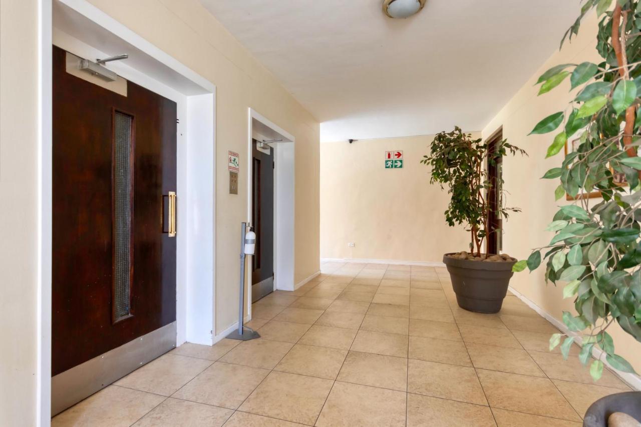 Apartment Rad - Illovo Mews 245 Oxford Road