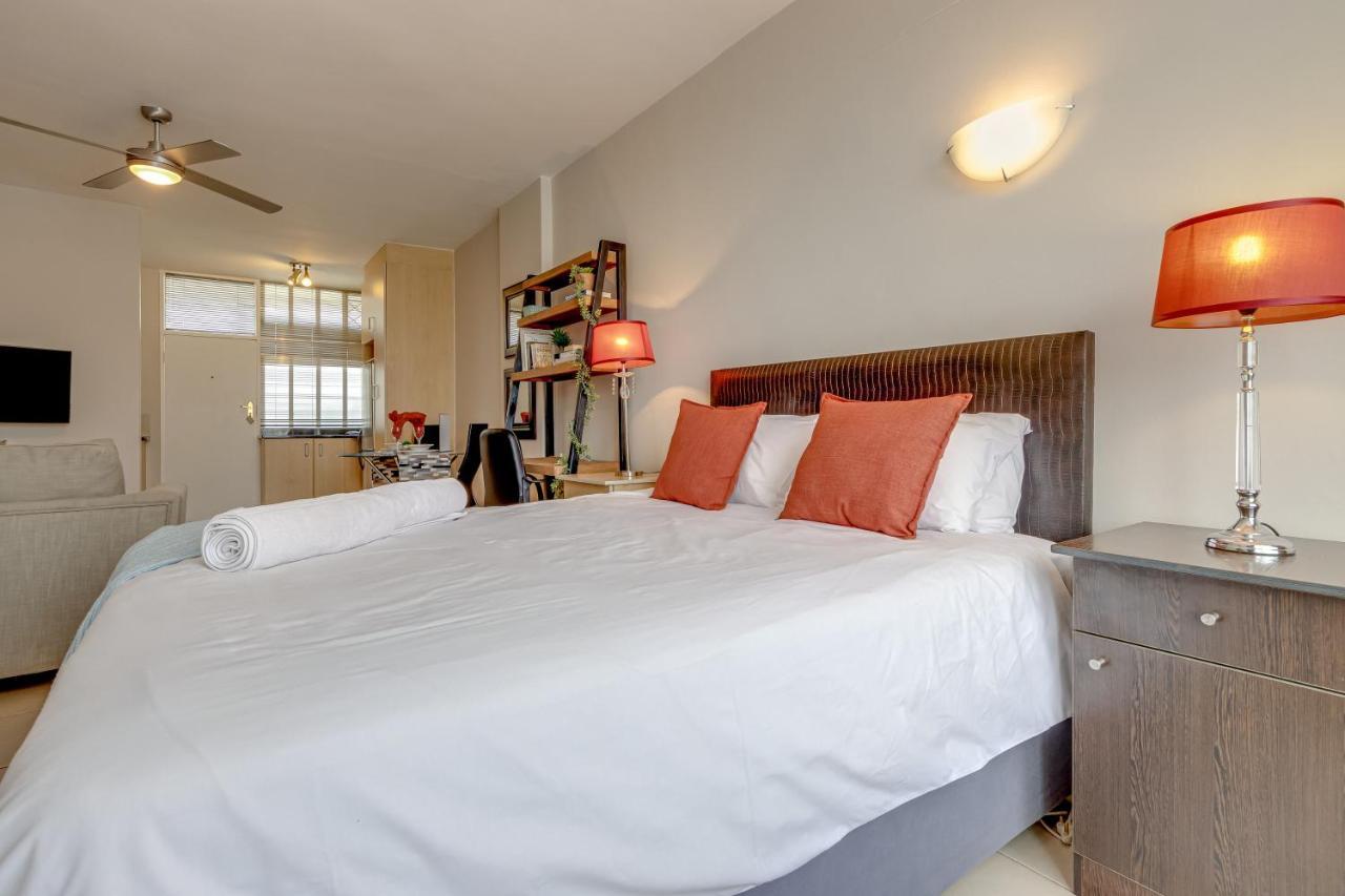 Rad - Illovo Mews 245 Oxford Road Apartment *