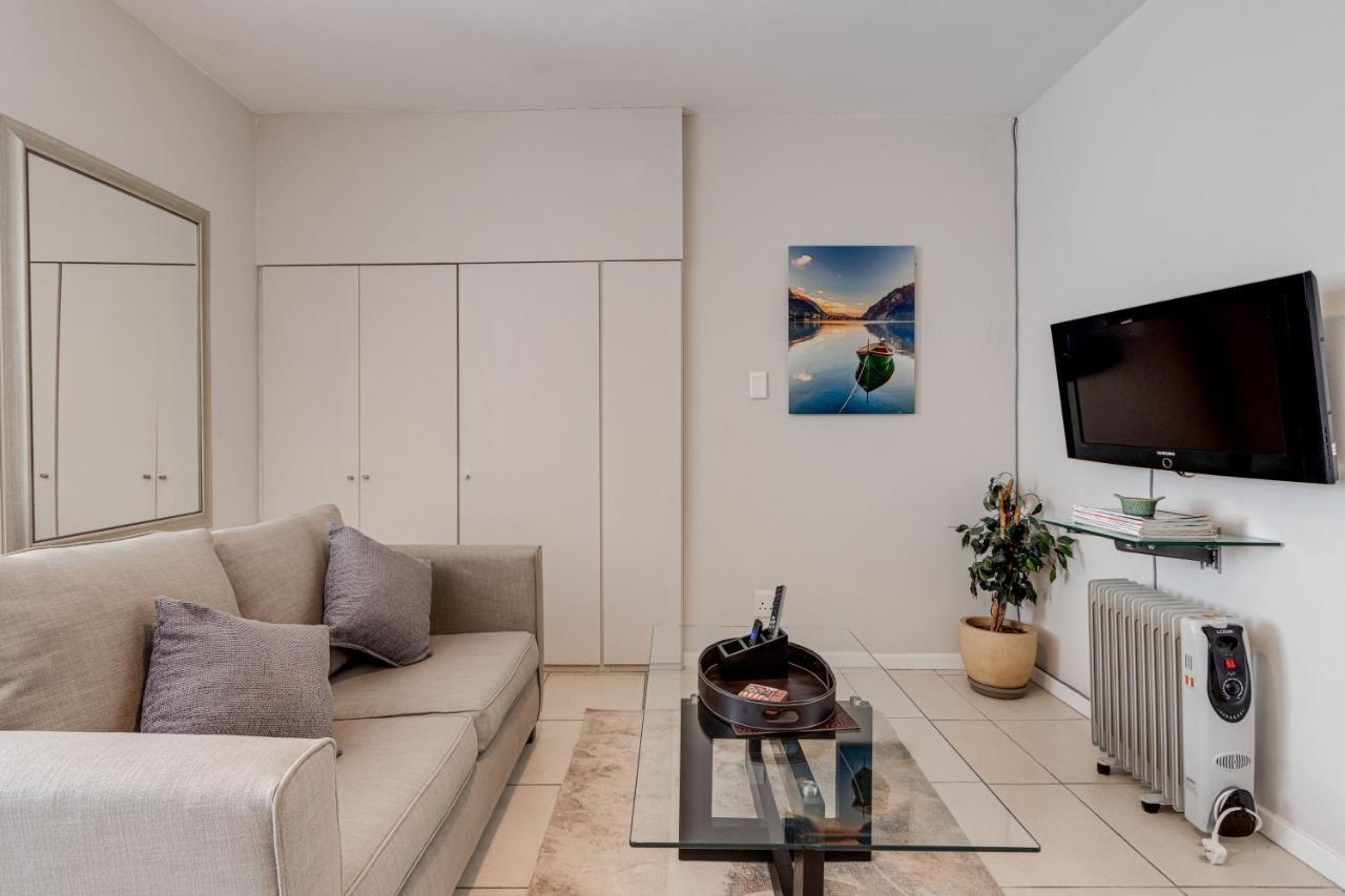 Rad - Illovo Mews 245 Oxford Road Apartment *