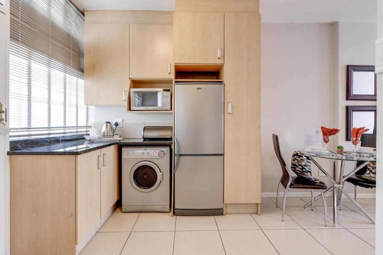 Rad - Illovo Mews 245 Oxford Road Apartment *