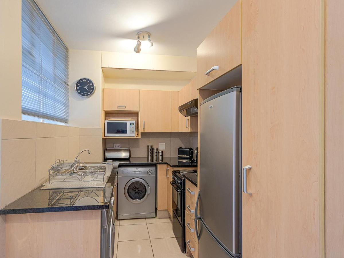 Rad - Illovo Mews 245 Oxford Road Apartment Johannesburg