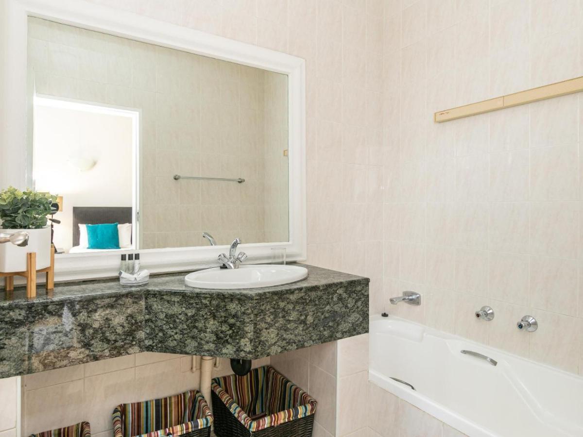Rad - Illovo Mews 245 Oxford Road Apartment Johannesburg
