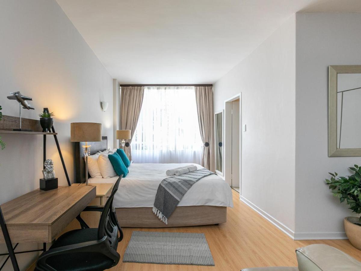 Apartment Rad - Illovo Mews 245 Oxford Road Johannesburg